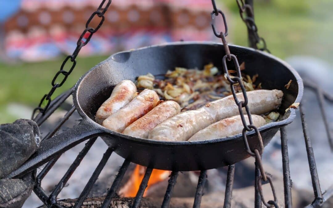 At What internal Temperature is a Bratwurst Done? Grill the perfect brats. What is the safest internal temp for brats.