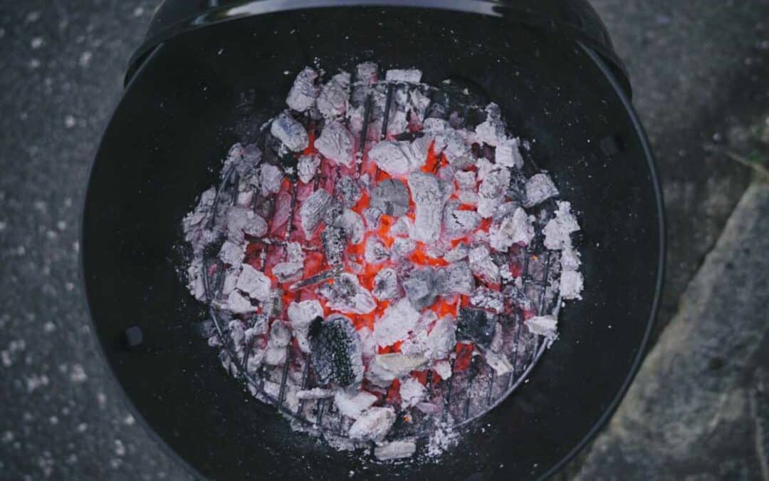 How to Put Out a Charcoal Grill